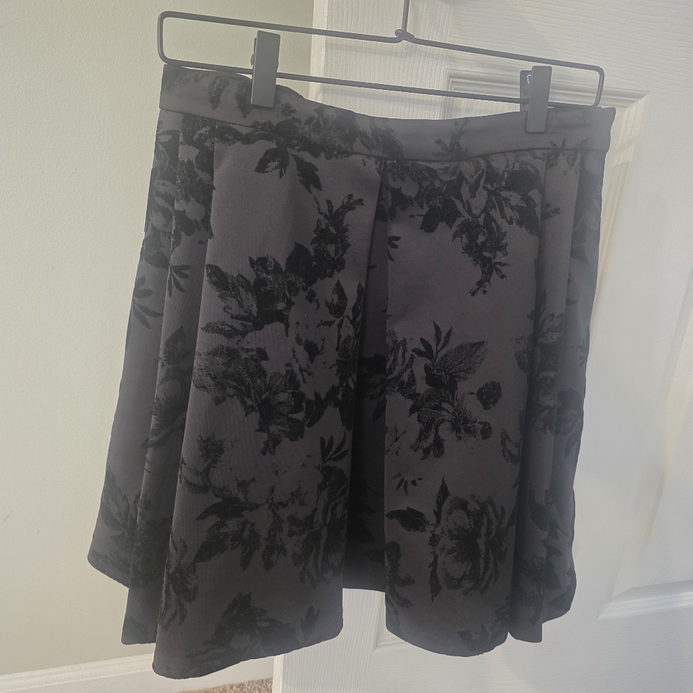 Design Lab Lord & Taylor Black Floral Skater Skirt